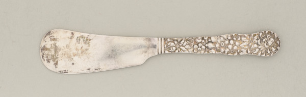 "CHRYSANTHEMUM" BUTTER SPREADER