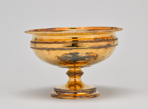 "MAN O'WAR CUP" TROPHY