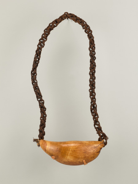 Presentation Whale Tooth (Tabua)