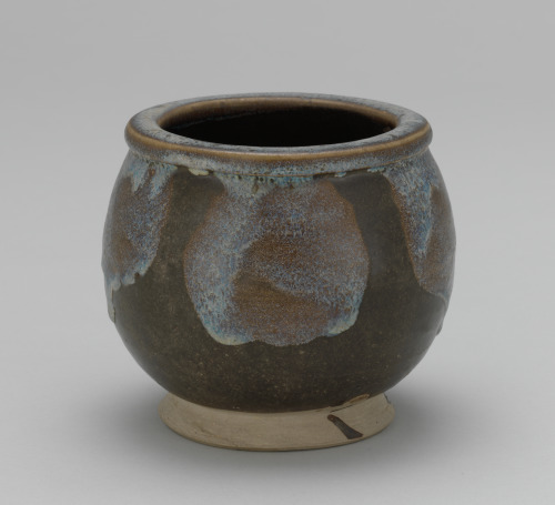 Jar with Suffused Splashes in the Form of Petals