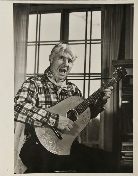 CARL SANDBURG AND HIS GUITAR
