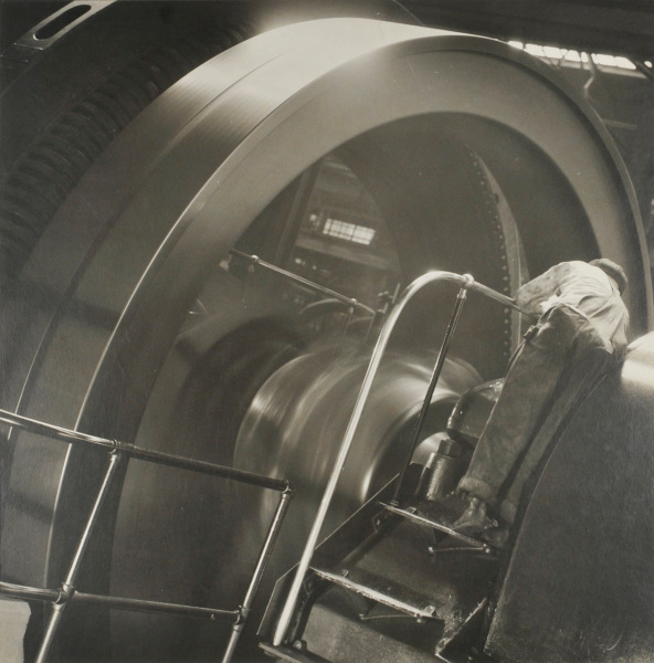 MAN CLIMBING TOWER (WILMINGTON, DELAWARE DUPONT PLANT)