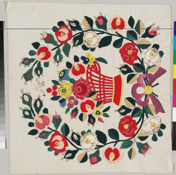 FLORAL BASKET IN WREATH