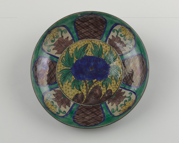 Ko-Kutani Style Large Dish with Floral Decoration