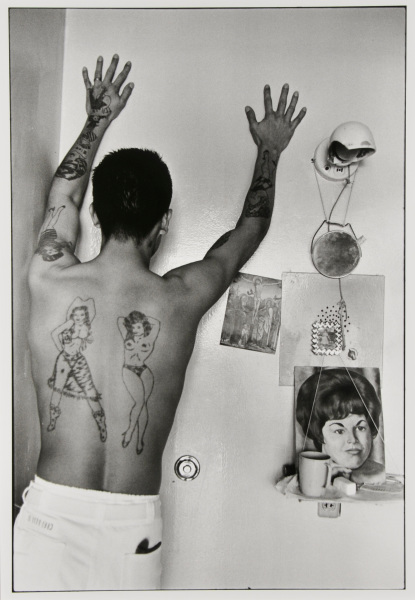 Prison tattoos, The Walls