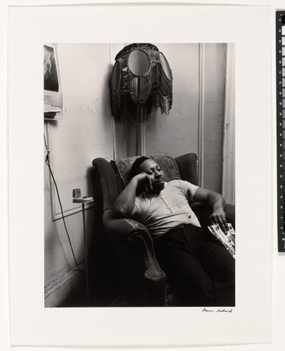 HARLEM 1940, MAN WITH LAMP