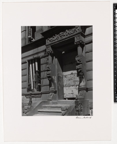 Harlem, 1935, Boys in Empty Tenement