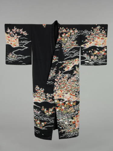 Western Woman's Short Sleeved Black Kimono