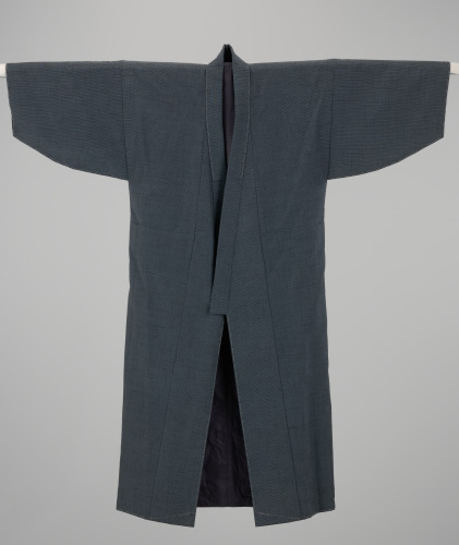 Western Man's Gray-blue Kimono