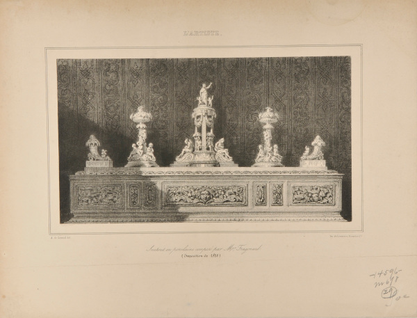 DISPLAY OF PORCELAIN DESIGNED BY MR. FRAGONARD