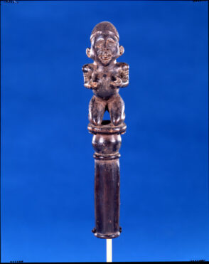 Fly Whisk Finial (Nsesa)