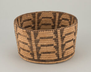 Basket with vertical ladder design