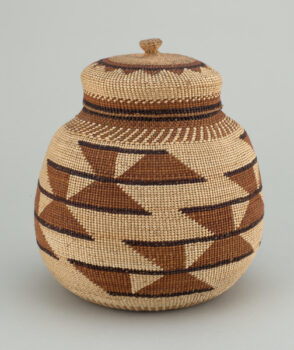 Basket with lid