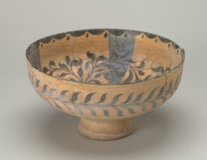 Bowl Decorated with Waterweeds and Cross Design