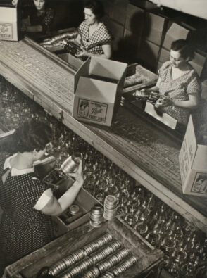 The Making of Ball Jars in Muncie, Indiana