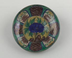 Ko-Kutani Style Large Dish with Floral Decoration
