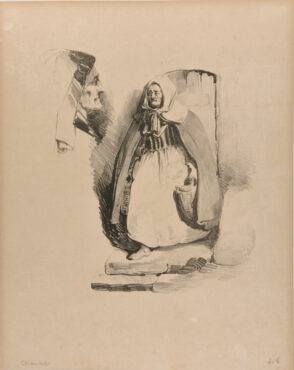 Vieille femme descendent un escalier