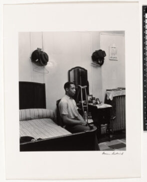 Harlem 1940, Man by Bed