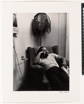 Harlem 1940, Man with Lamp