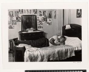 Harlem 1940, Man in Bed