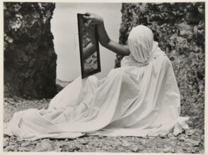 Athen (woman with shroud and mirror)